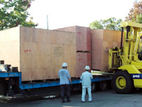 沿岸荷役 安全・確実でスピーディーな荷役を行います
